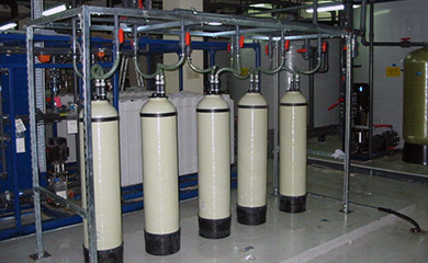 產(chǎn)水量：0.25噸/小時-0.5噸/小時-1噸/小時--到1000噸/小時不等<br />
水質(zhì)標(biāo)準(zhǔn)：一級純水，二級純水，三級純水，超純水<br />
電導(dǎo)率：最小0.056μS/cm<br />
電阻：最大18.25MΩ.cm